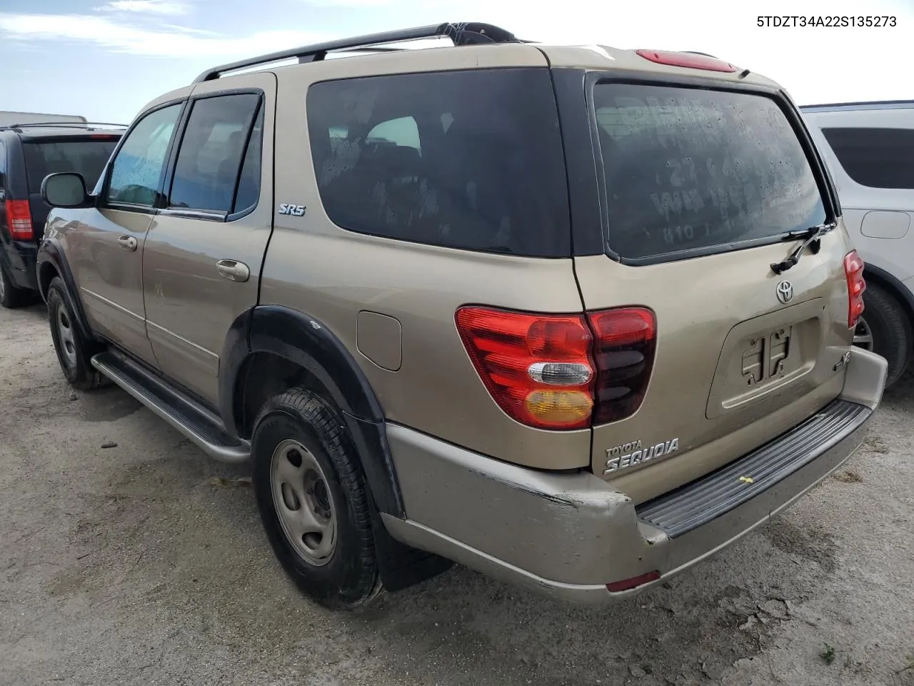 2002 Toyota Sequoia Sr5 VIN: 5TDZT34A22S135273 Lot: 73931074