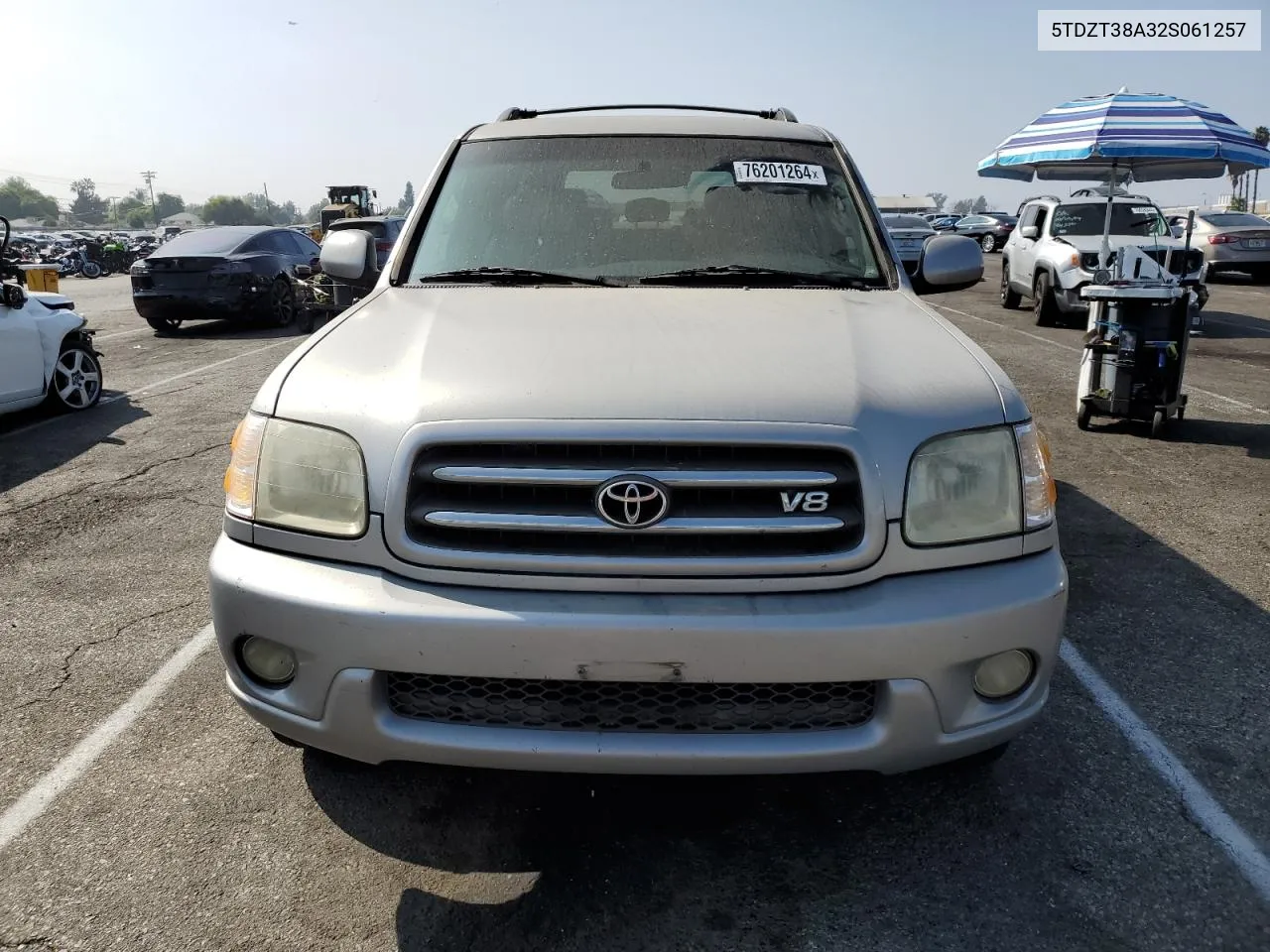 2002 Toyota Sequoia Limited VIN: 5TDZT38A32S061257 Lot: 76201264