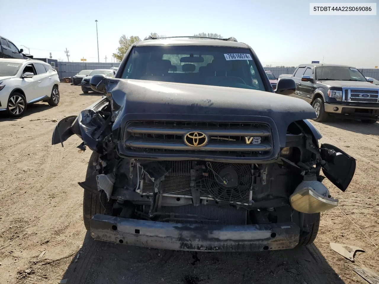 5TDBT44A22S069086 2002 Toyota Sequoia Sr5