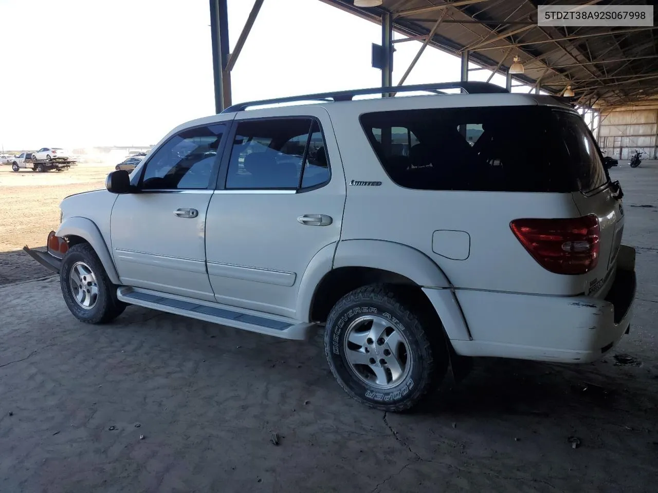 2002 Toyota Sequoia Limited VIN: 5TDZT38A92S067998 Lot: 79133554