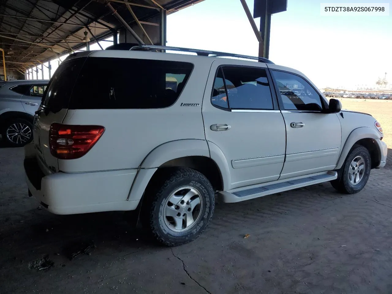 2002 Toyota Sequoia Limited VIN: 5TDZT38A92S067998 Lot: 79133554