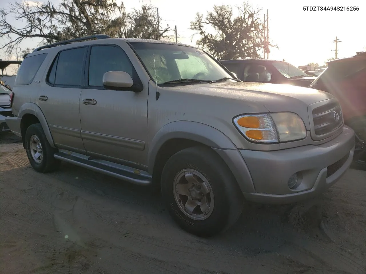 2004 Toyota Sequoia Sr5 VIN: 5TDZT34A94S216256 Lot: 76634634