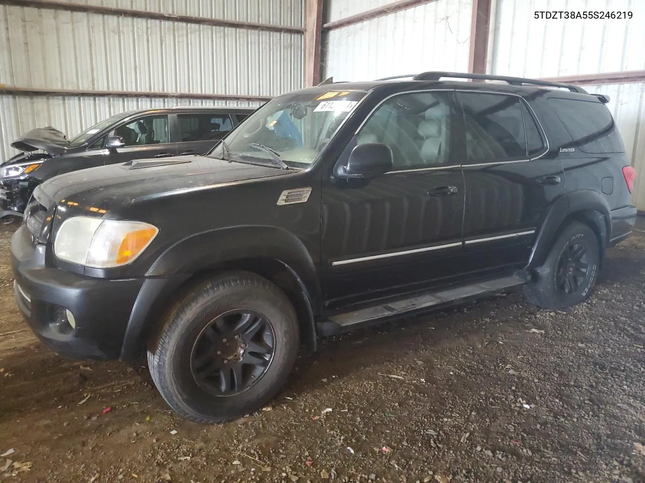 2005 Toyota Sequoia Limited VIN: 5TDZT38A55S246219 Lot: 61121354