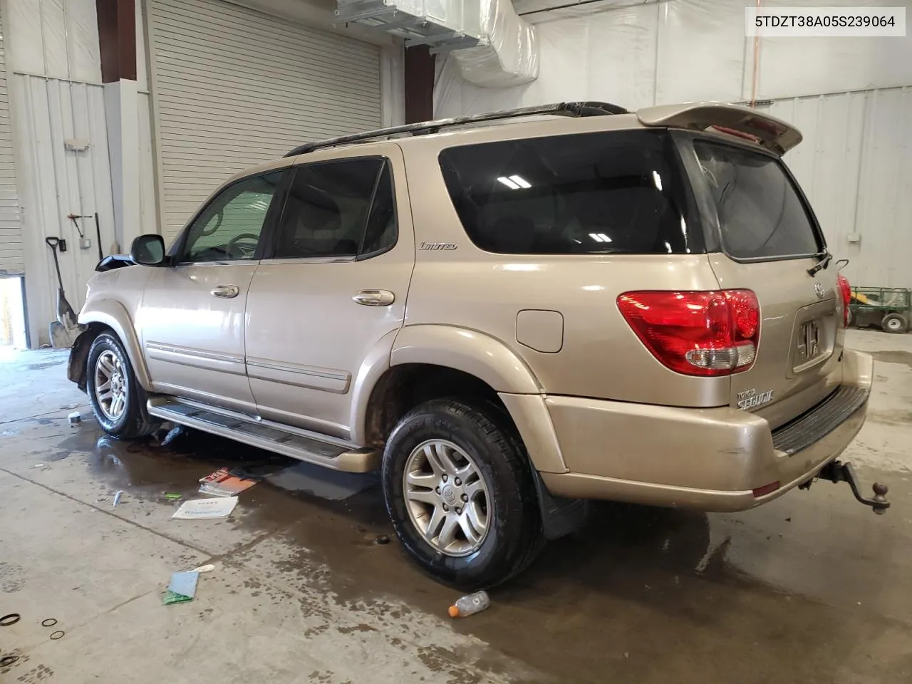 2005 Toyota Sequoia Limited VIN: 5TDZT38A05S239064 Lot: 72068704