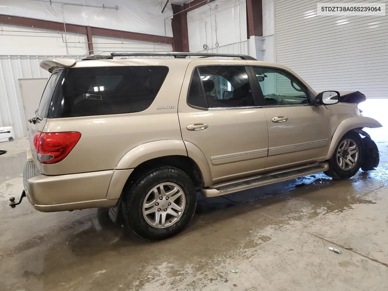 2005 Toyota Sequoia Limited VIN: 5TDZT38A05S239064 Lot: 72068704