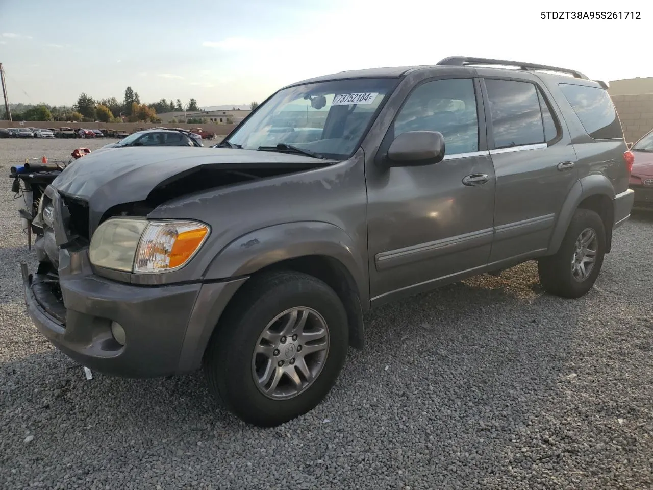 2005 Toyota Sequoia Limited VIN: 5TDZT38A95S261712 Lot: 73752184