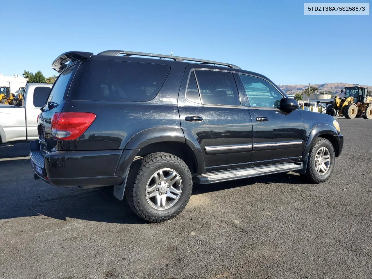 2005 Toyota Sequoia Limited VIN: 5TDZT38A75S258873 Lot: 74522704