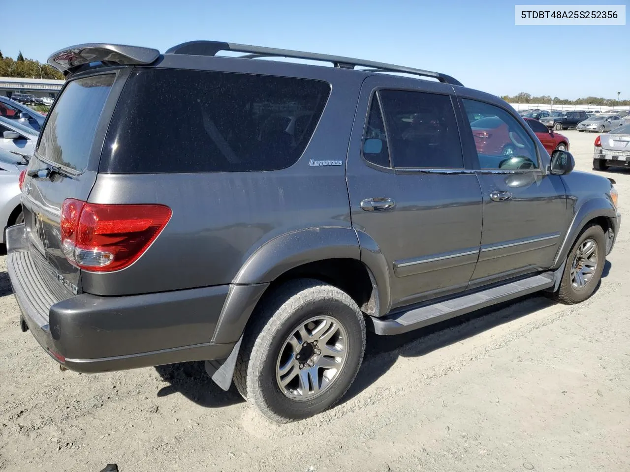 2005 Toyota Sequoia Limited VIN: 5TDBT48A25S252356 Lot: 76927114