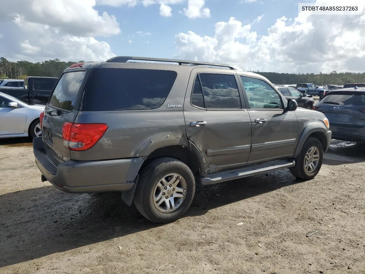 2005 Toyota Sequoia Limited VIN: 5TDBT48A85S237263 Lot: 79400904