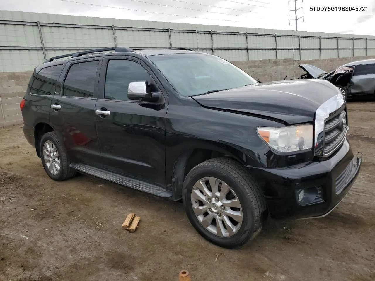 2011 Toyota Sequoia Platinum VIN: 5TDDY5G19BS045721 Lot: 72272864