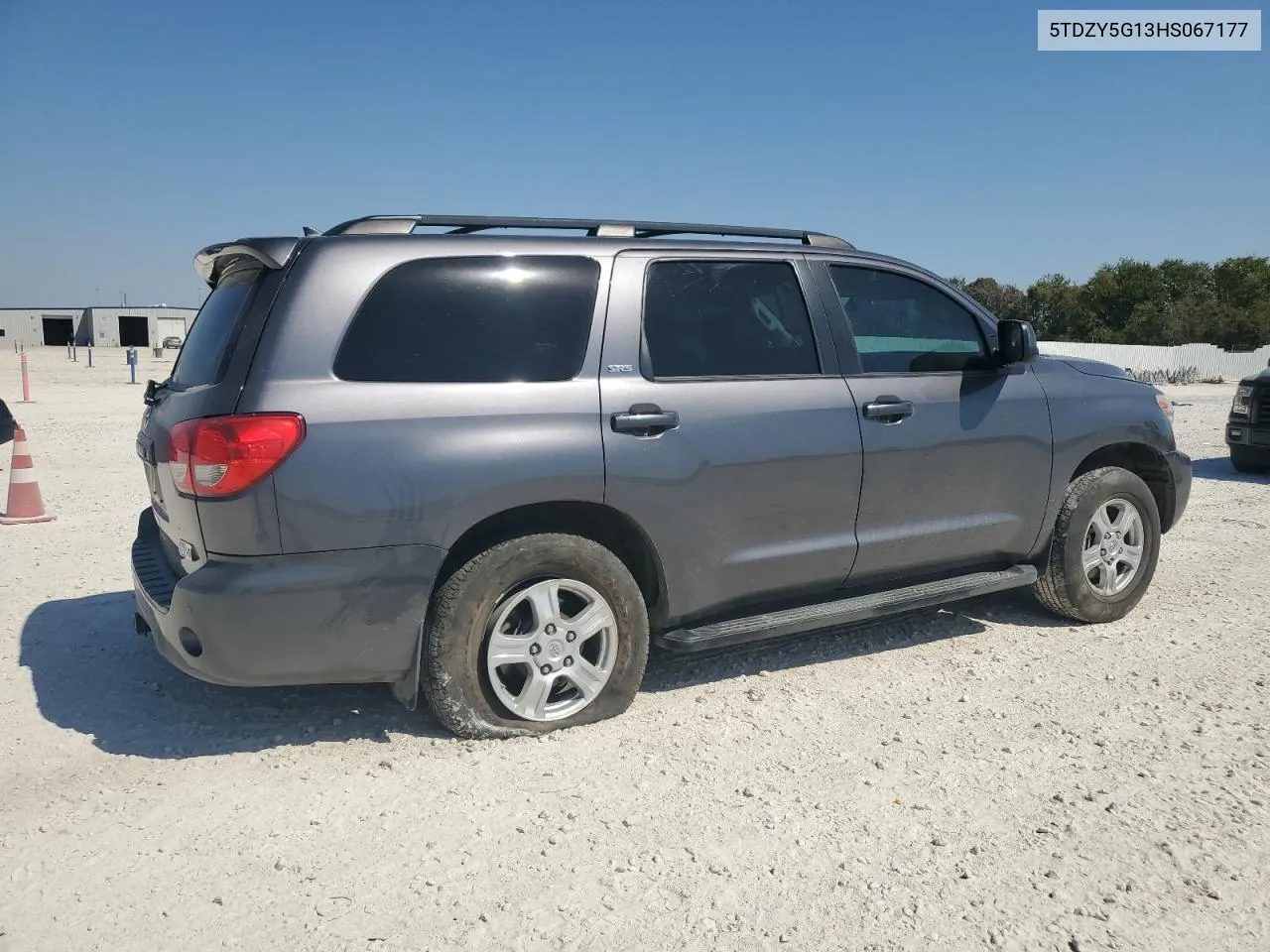 5TDZY5G13HS067177 2017 Toyota Sequoia Sr5