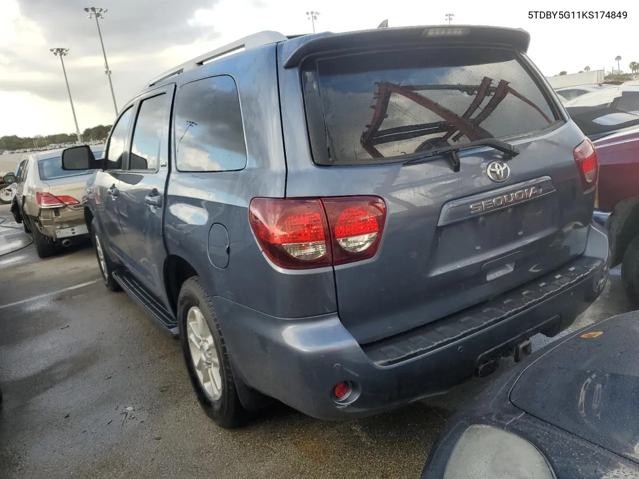 5TDBY5G11KS174849 2019 Toyota Sequoia Sr5