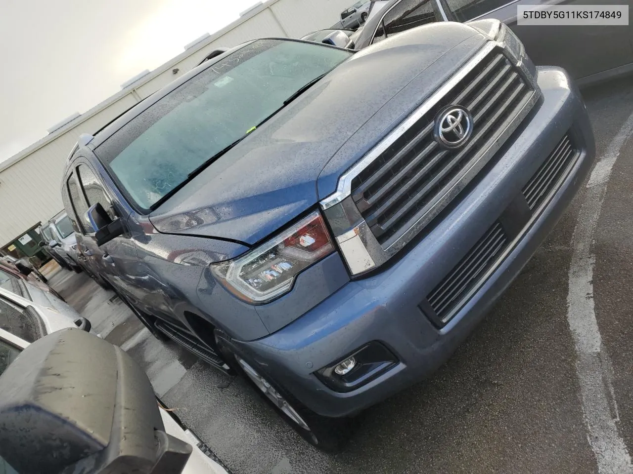 5TDBY5G11KS174849 2019 Toyota Sequoia Sr5