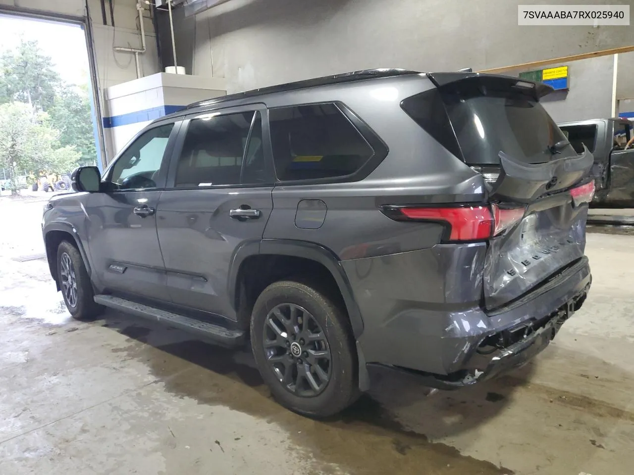 7SVAAABA7RX025940 2024 Toyota Sequoia Sr5