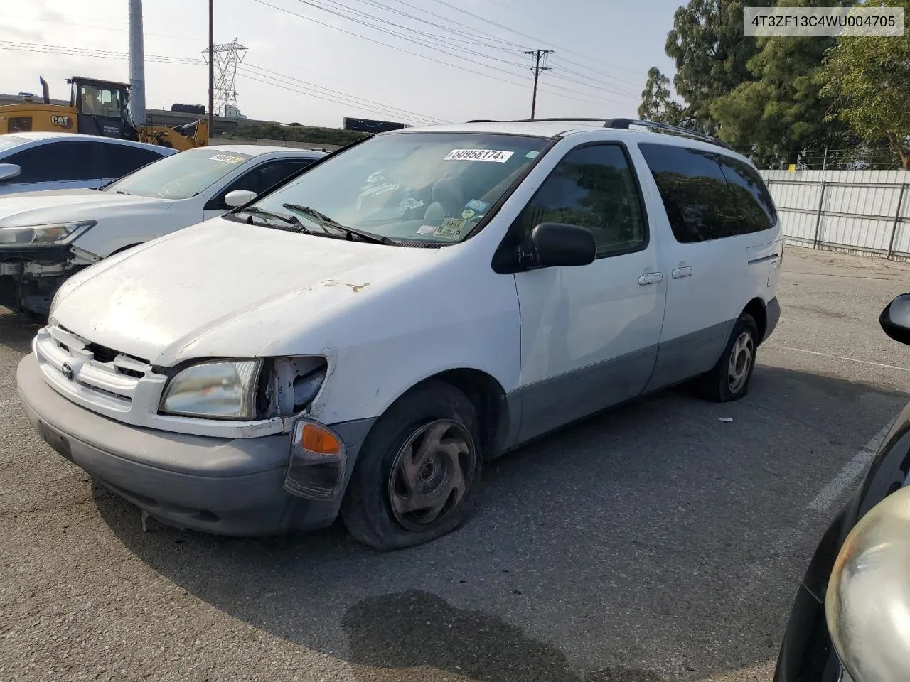 1998 Toyota Sienna Le VIN: 4T3ZF13C4WU004705 Lot: 50958174