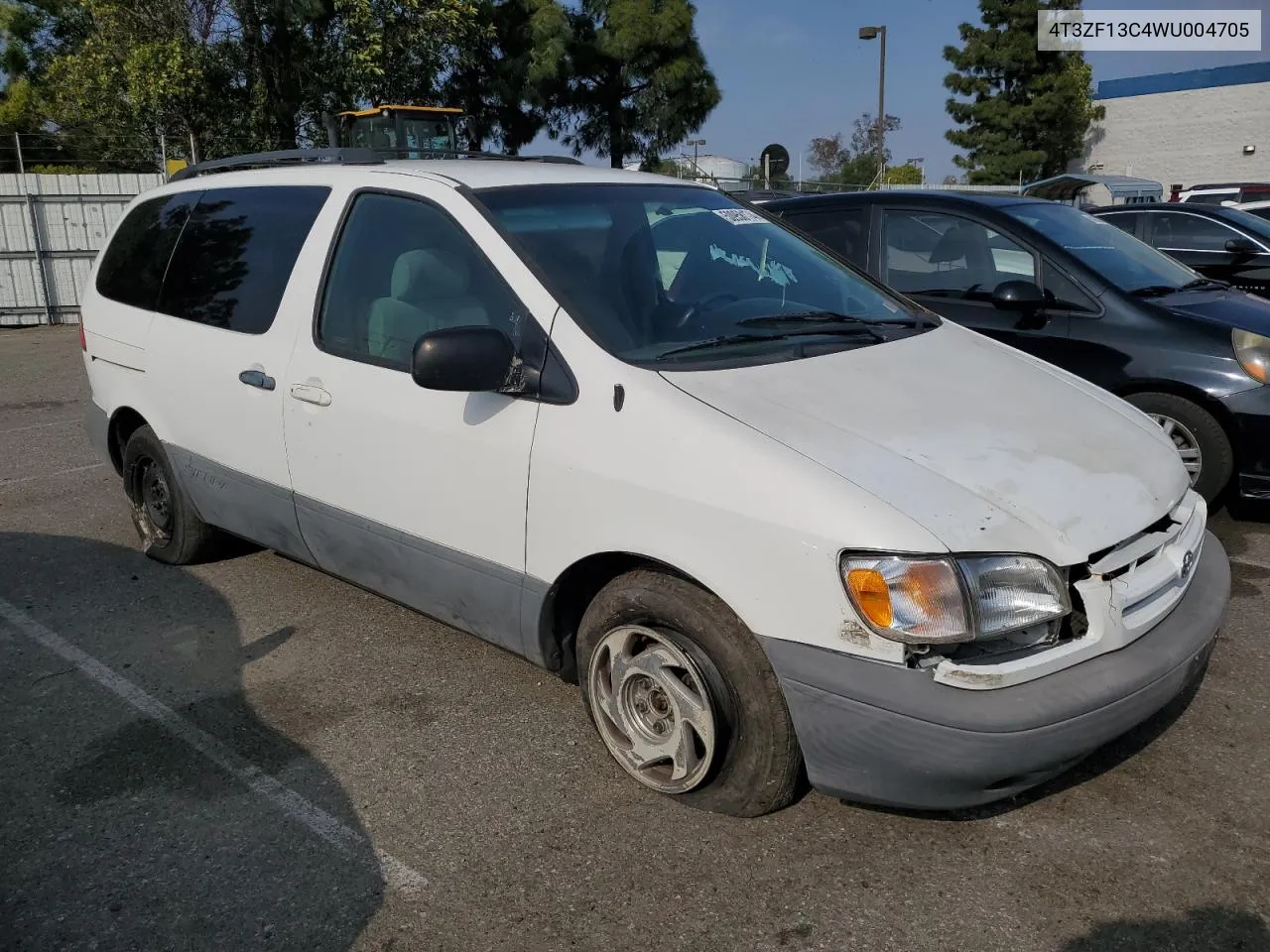 1998 Toyota Sienna Le VIN: 4T3ZF13C4WU004705 Lot: 50958174