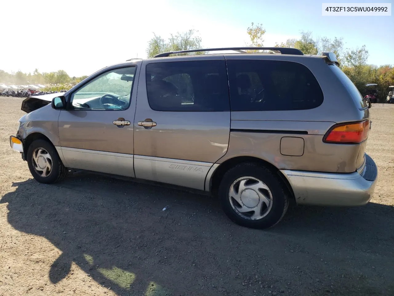 1998 Toyota Sienna Le VIN: 4T3ZF13C5WU049992 Lot: 74492774