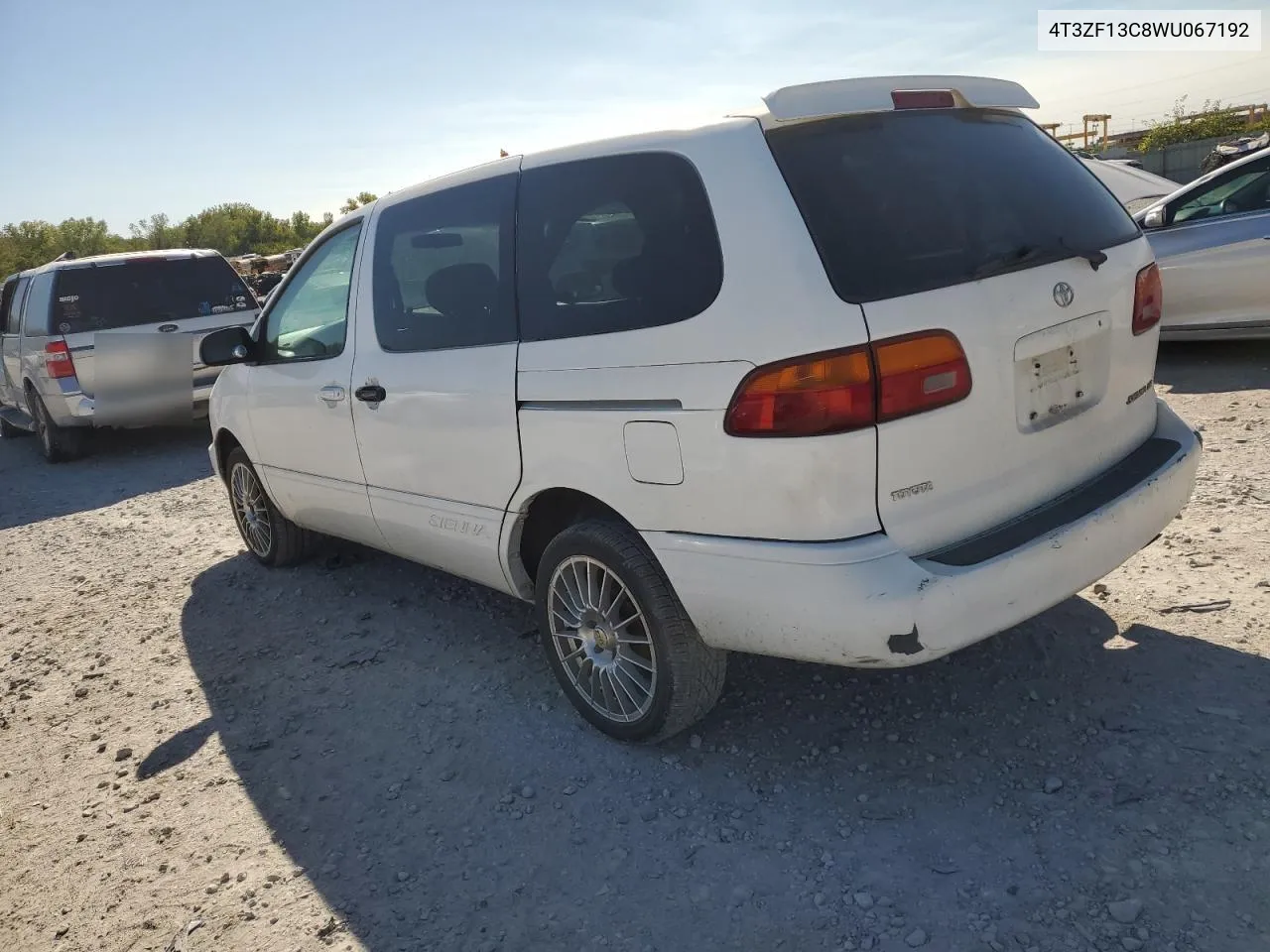 1998 Toyota Sienna Le VIN: 4T3ZF13C8WU067192 Lot: 74510584