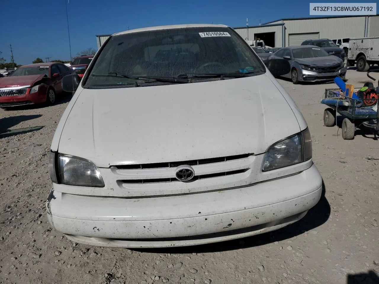 1998 Toyota Sienna Le VIN: 4T3ZF13C8WU067192 Lot: 74510584