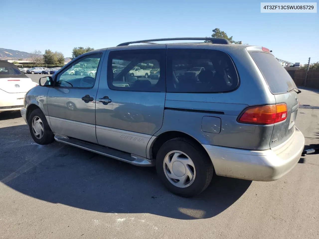 1998 Toyota Sienna Le VIN: 4T3ZF13C5WU085729 Lot: 77256524