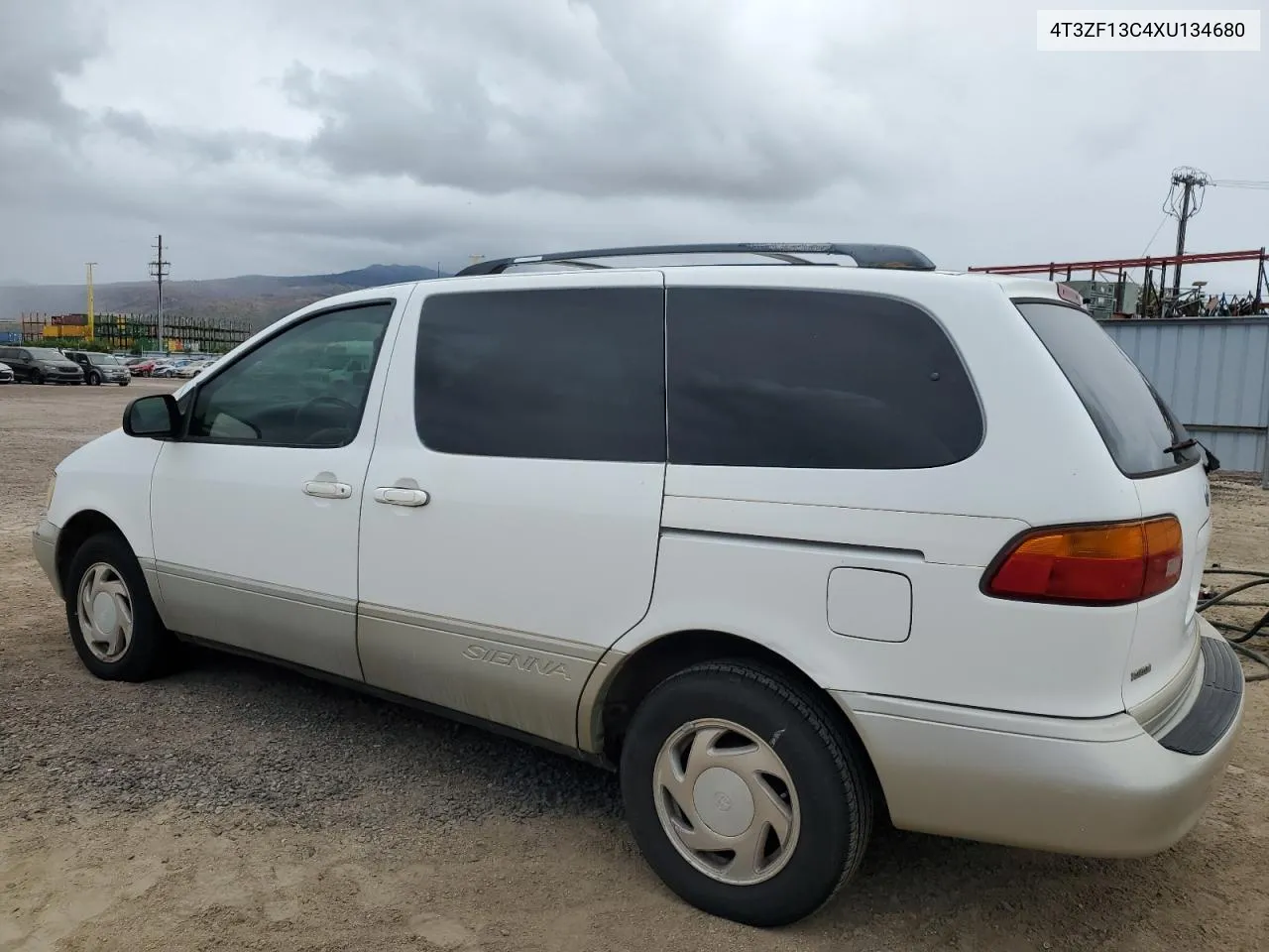 4T3ZF13C4XU134680 1999 Toyota Sienna Le