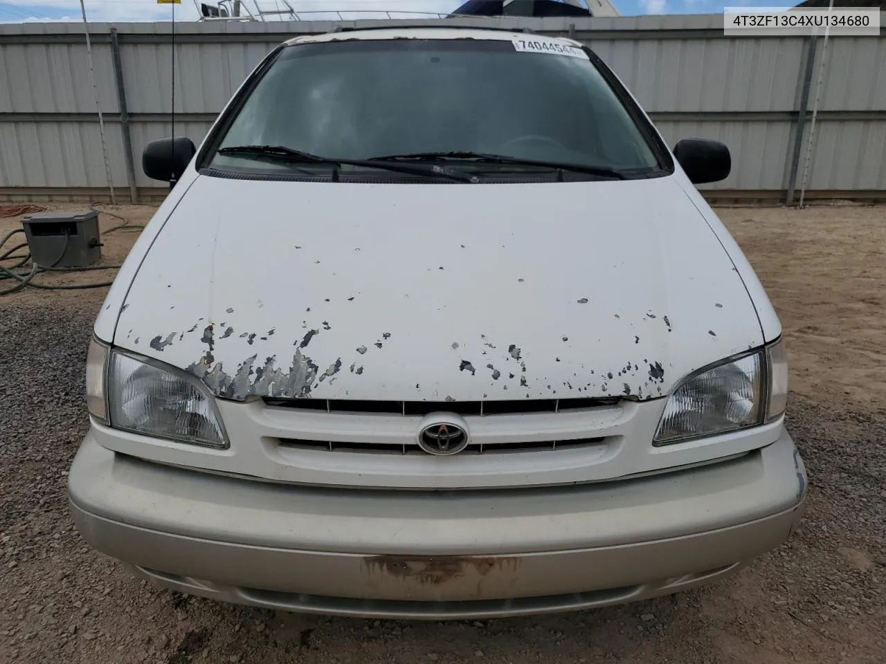 4T3ZF13C4XU134680 1999 Toyota Sienna Le