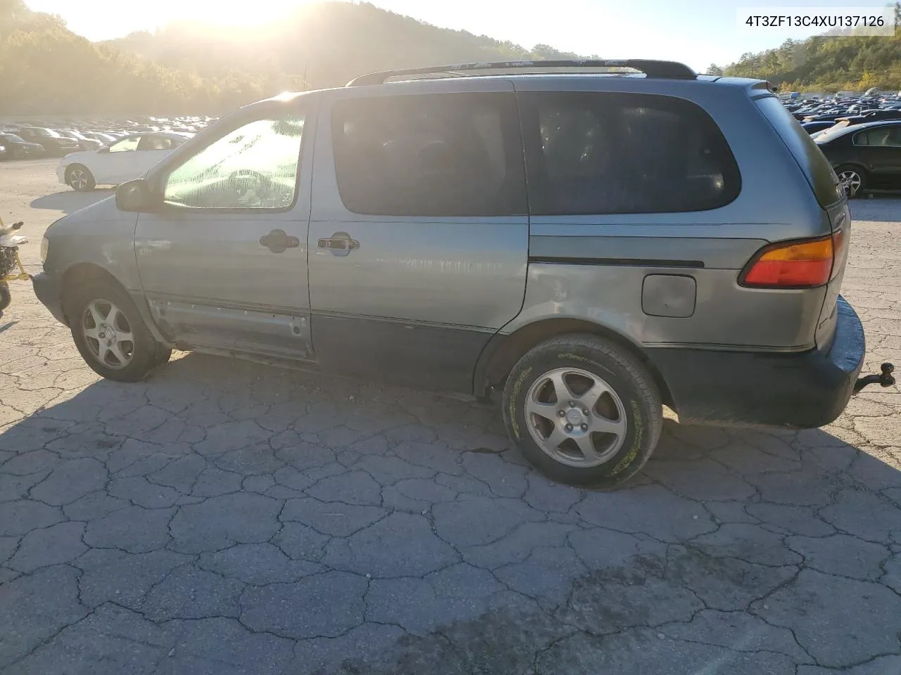 1999 Toyota Sienna Le VIN: 4T3ZF13C4XU137126 Lot: 75205074