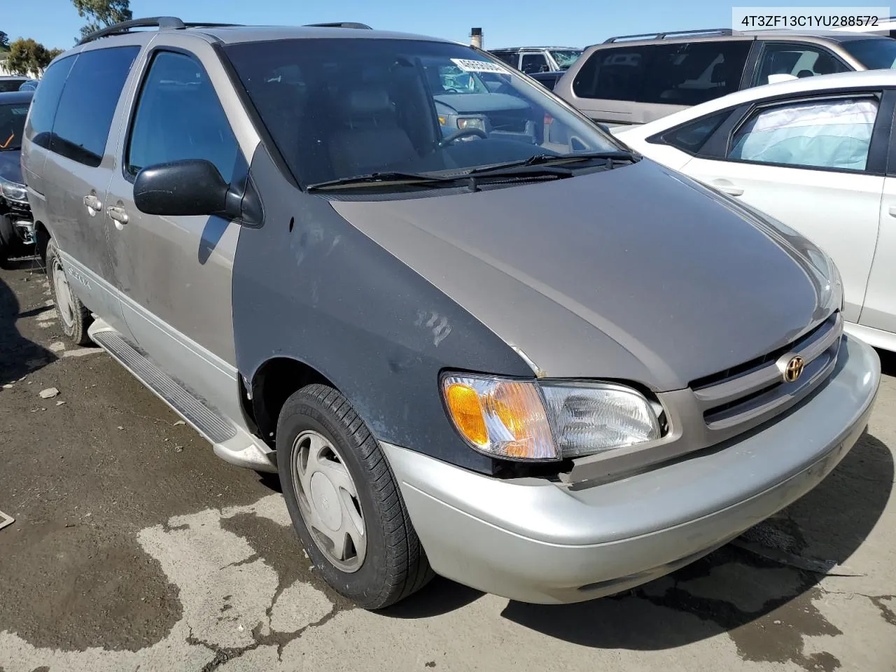 2000 Toyota Sienna Le VIN: 4T3ZF13C1YU288572 Lot: 46656064