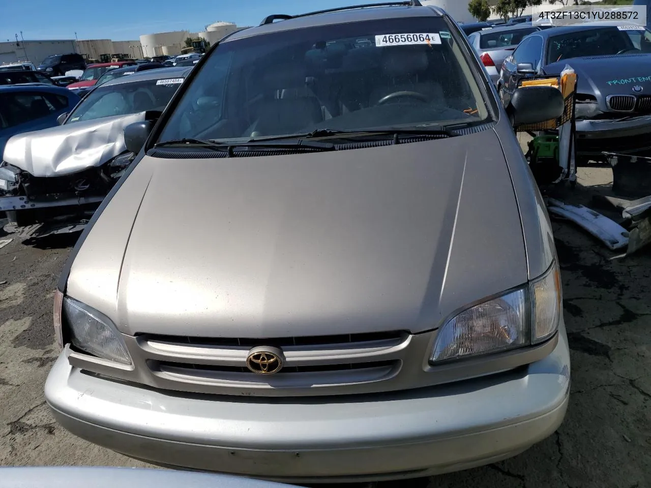 2000 Toyota Sienna Le VIN: 4T3ZF13C1YU288572 Lot: 46656064