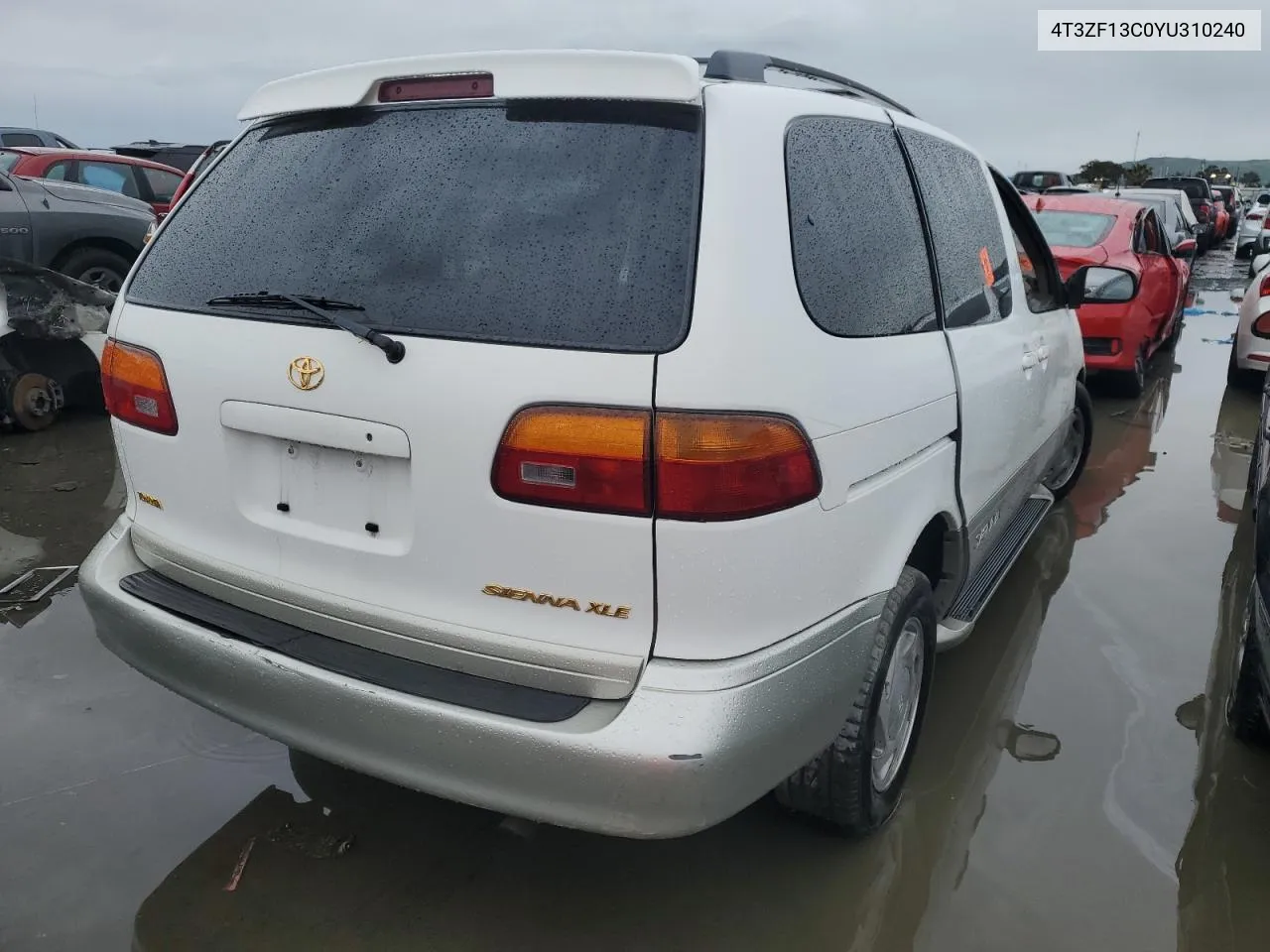 2000 Toyota Sienna Le VIN: 4T3ZF13C0YU310240 Lot: 49094214