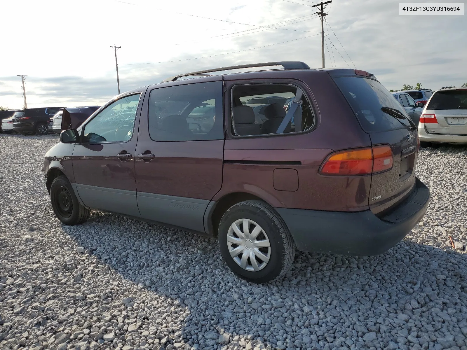 2000 Toyota Sienna Le VIN: 4T3ZF13C3YU316694 Lot: 61573004