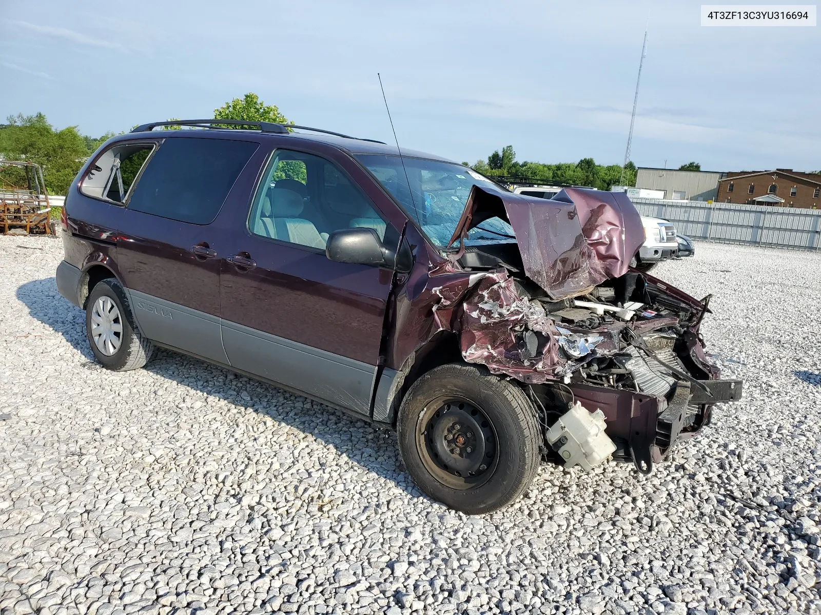 2000 Toyota Sienna Le VIN: 4T3ZF13C3YU316694 Lot: 61573004