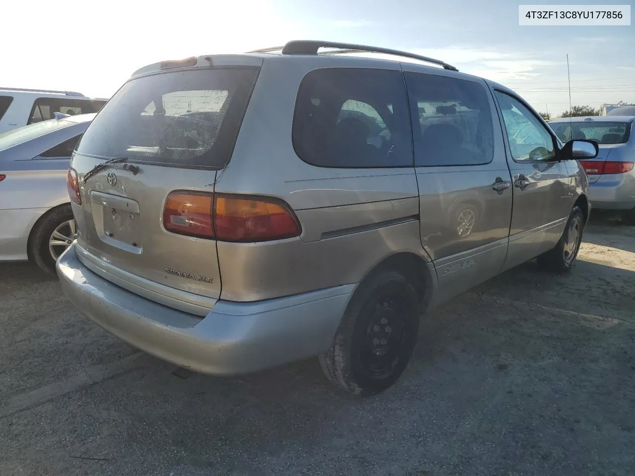 2000 Toyota Sienna Le VIN: 4T3ZF13C8YU177856 Lot: 74171654