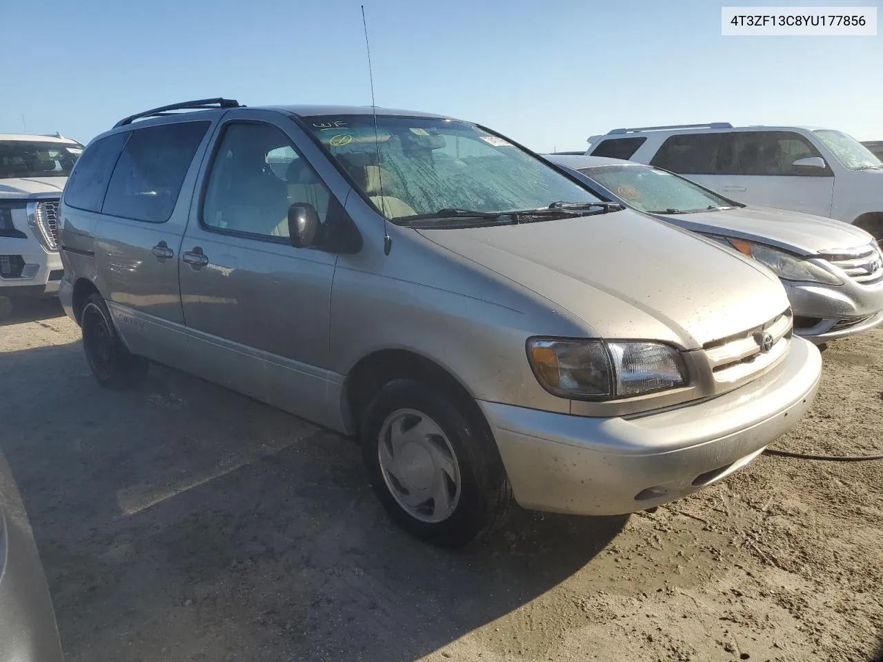 2000 Toyota Sienna Le VIN: 4T3ZF13C8YU177856 Lot: 74171654