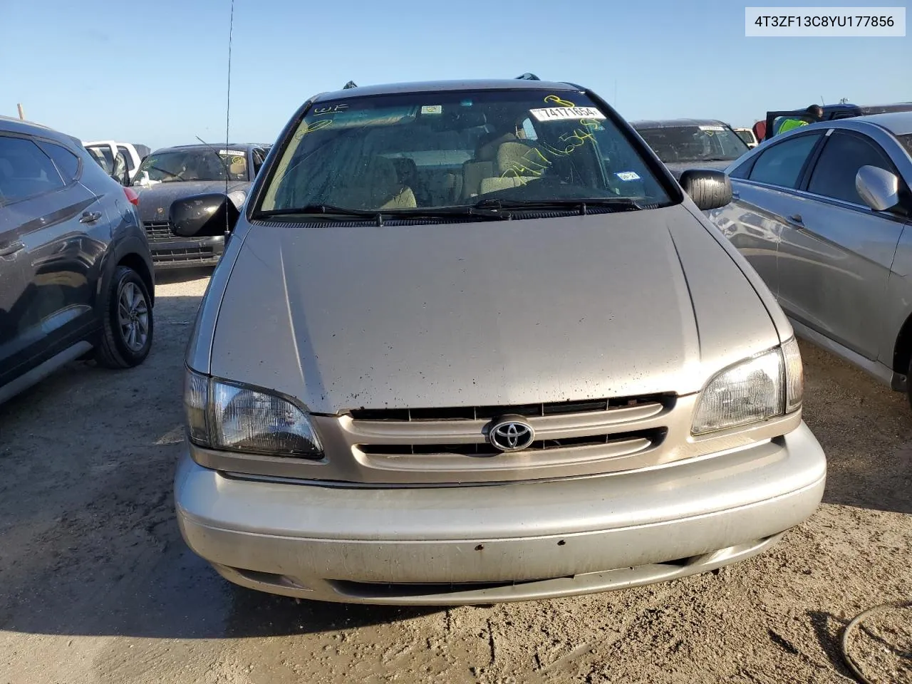 2000 Toyota Sienna Le VIN: 4T3ZF13C8YU177856 Lot: 74171654