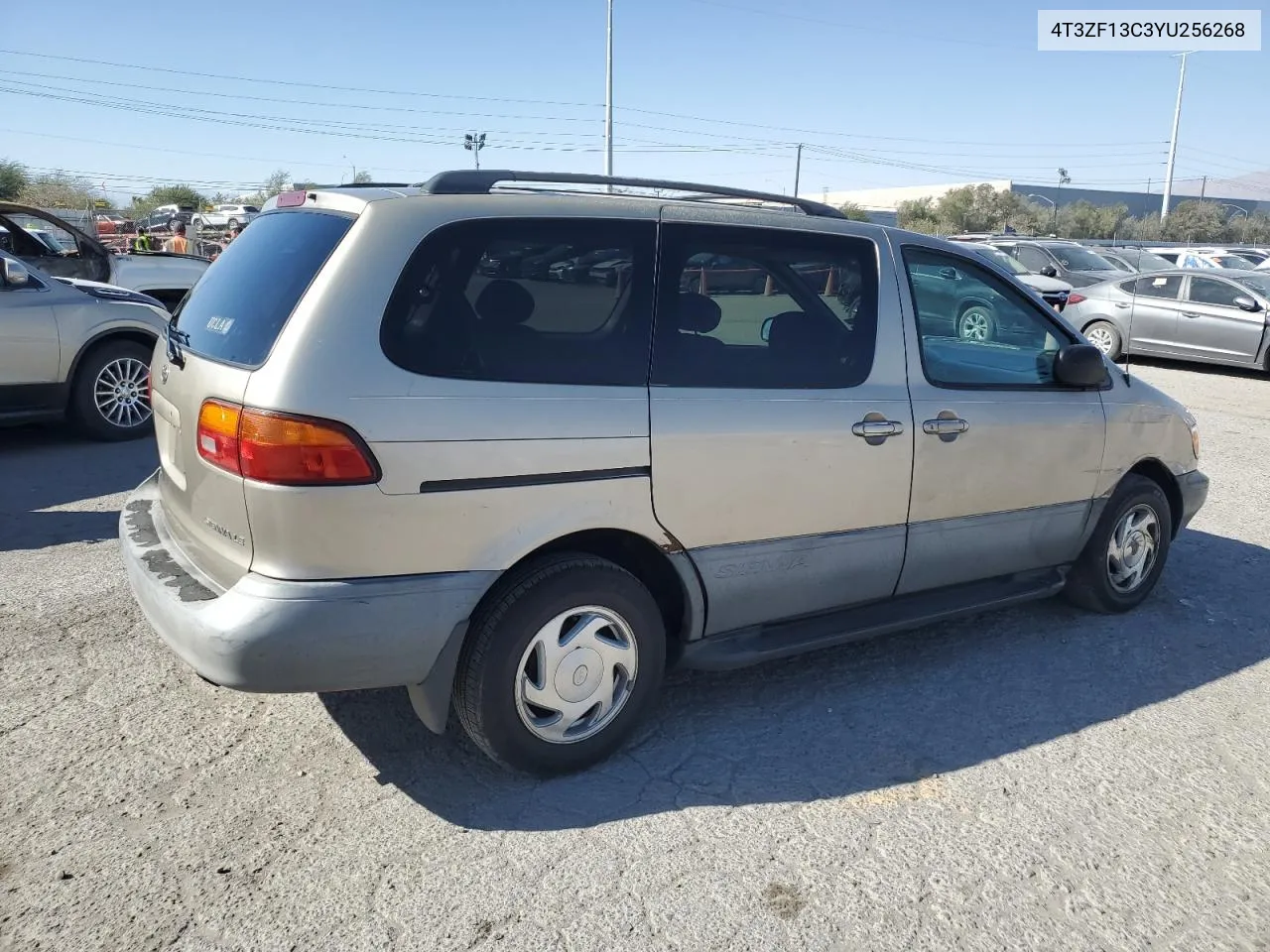 2000 Toyota Sienna Le VIN: 4T3ZF13C3YU256268 Lot: 77609324