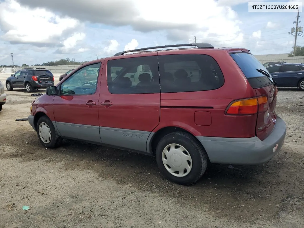 2000 Toyota Sienna Le VIN: 4T3ZF13C3YU284605 Lot: 79405404