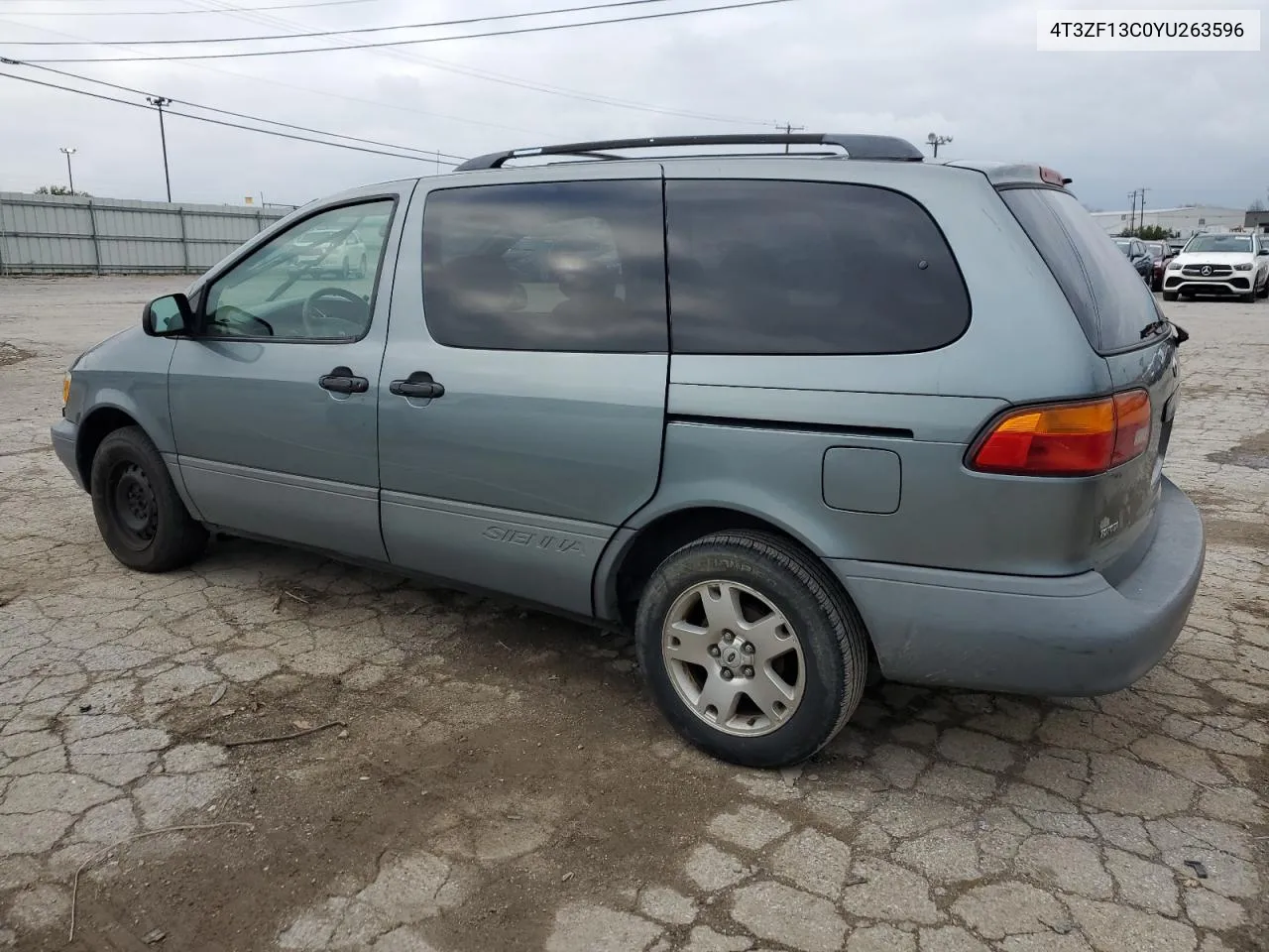 2000 Toyota Sienna Le VIN: 4T3ZF13C0YU263596 Lot: 80775074