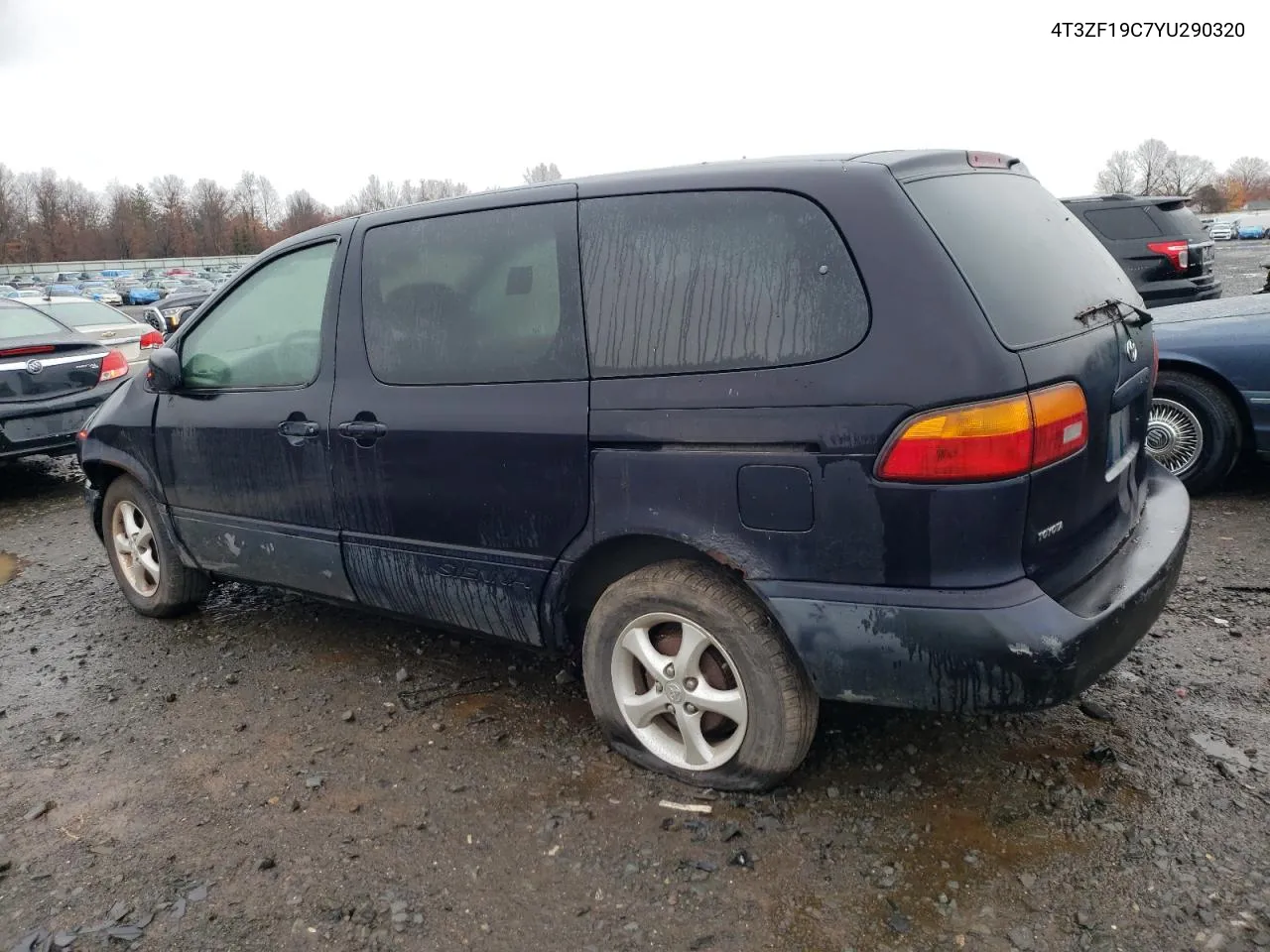 2000 Toyota Sienna Ce VIN: 4T3ZF19C7YU290320 Lot: 81402574