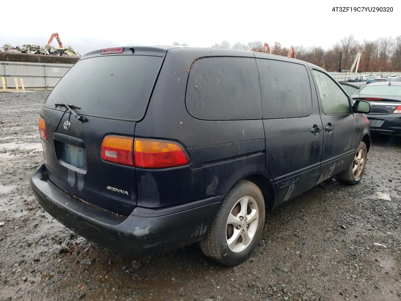 2000 Toyota Sienna Ce VIN: 4T3ZF19C7YU290320 Lot: 81402574