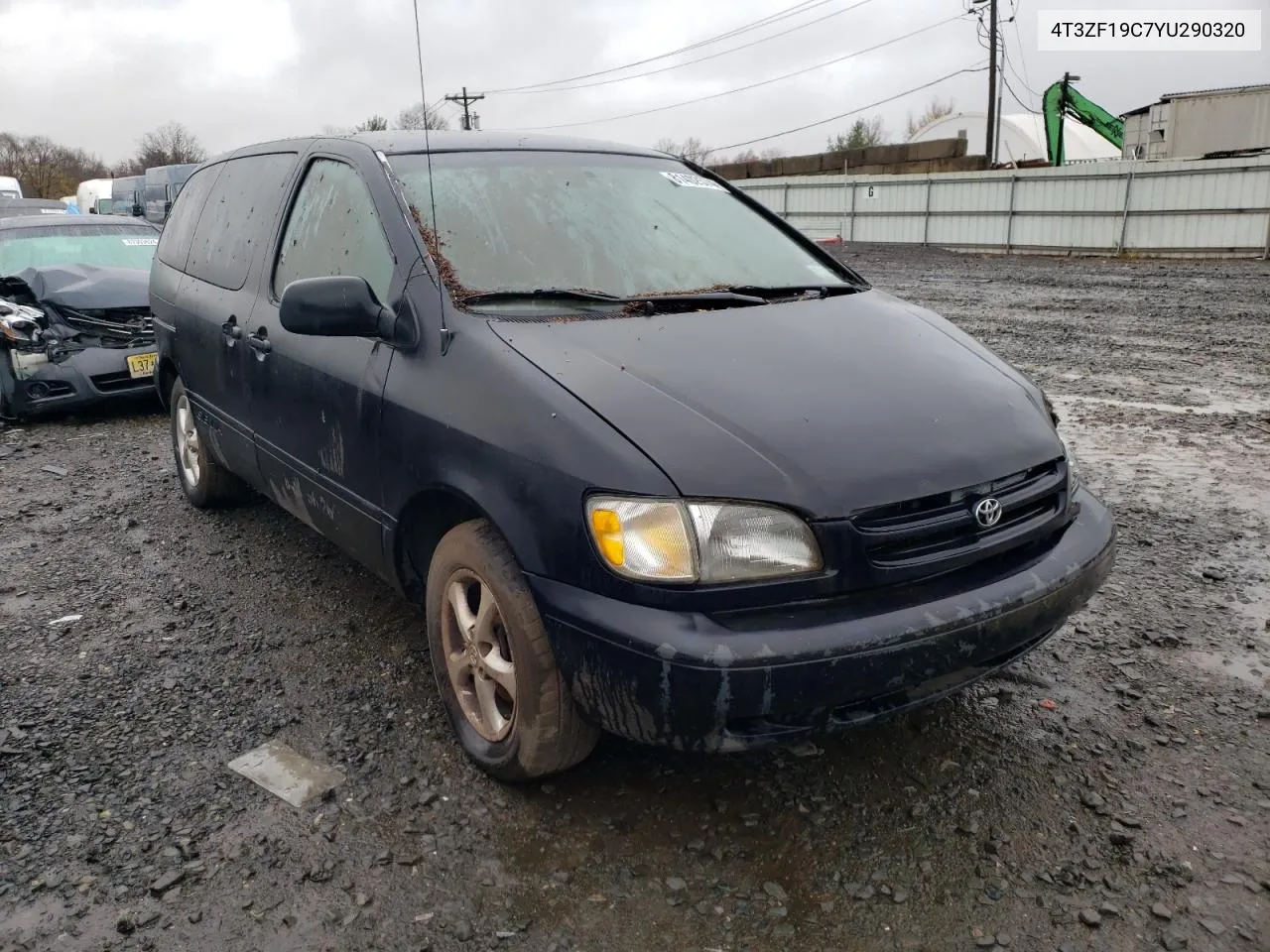 2000 Toyota Sienna Ce VIN: 4T3ZF19C7YU290320 Lot: 81402574