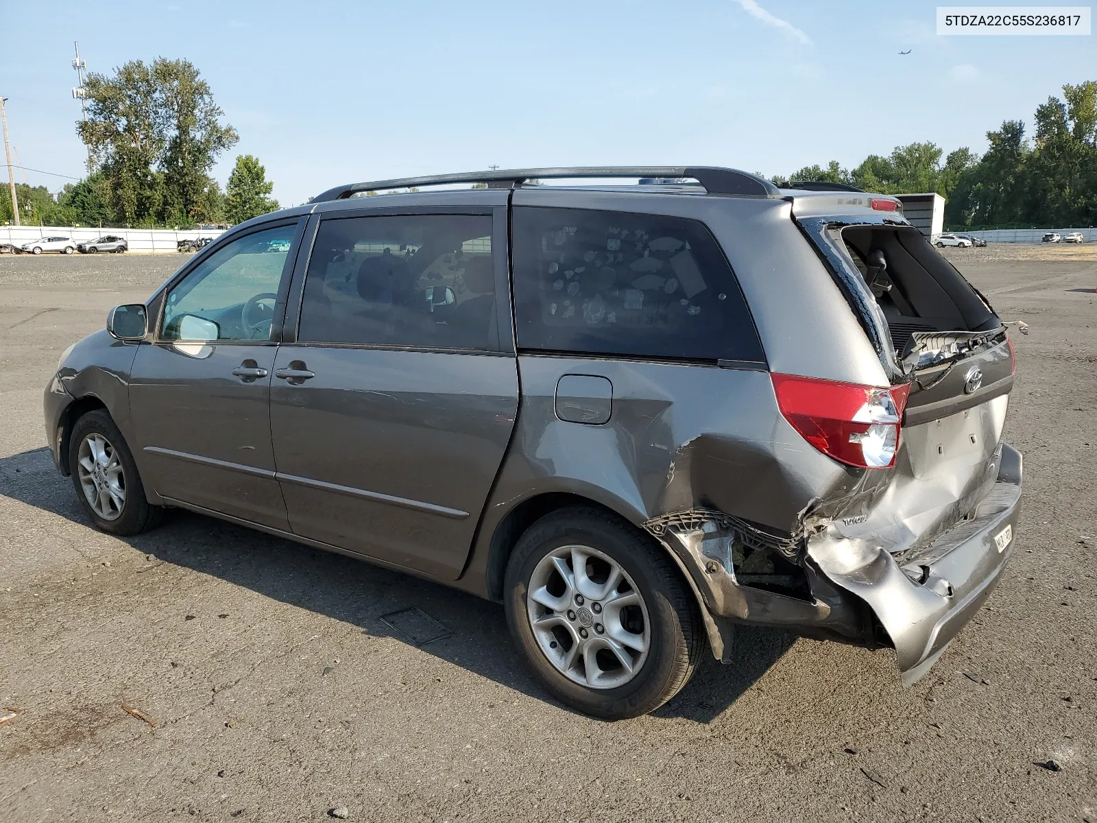 5TDZA22C55S236817 2005 Toyota Sienna Xle