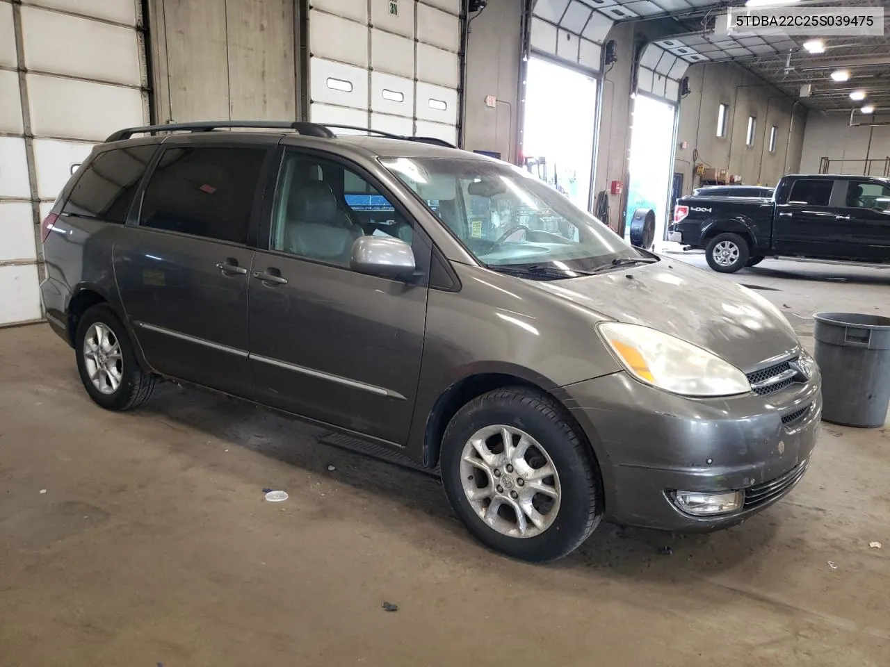 2005 Toyota Sienna Xle VIN: 5TDBA22C25S039475 Lot: 71878674