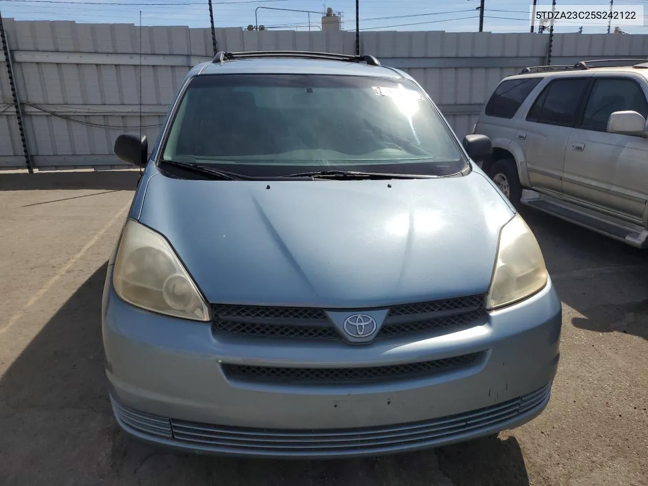 2005 Toyota Sienna Ce VIN: 5TDZA23C25S242122 Lot: 75370064