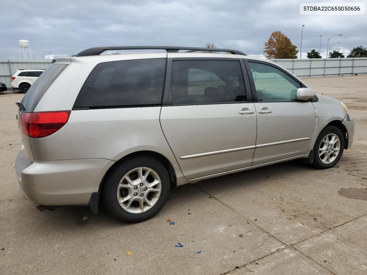 2005 Toyota Sienna Xle VIN: 5TDBA22C65S050656 Lot: 79401394