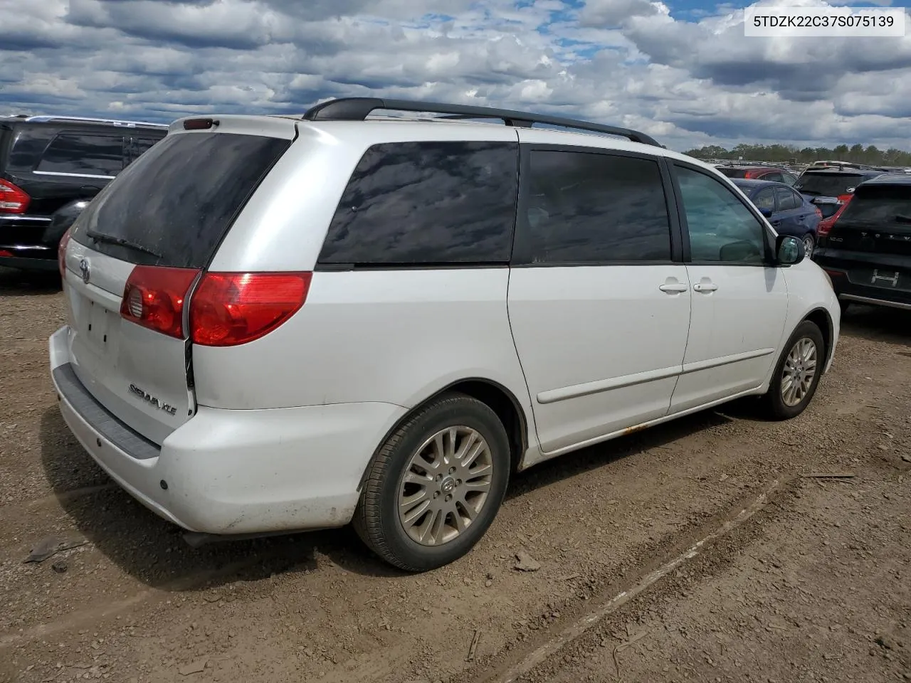 5TDZK22C37S075139 2007 Toyota Sienna Xle