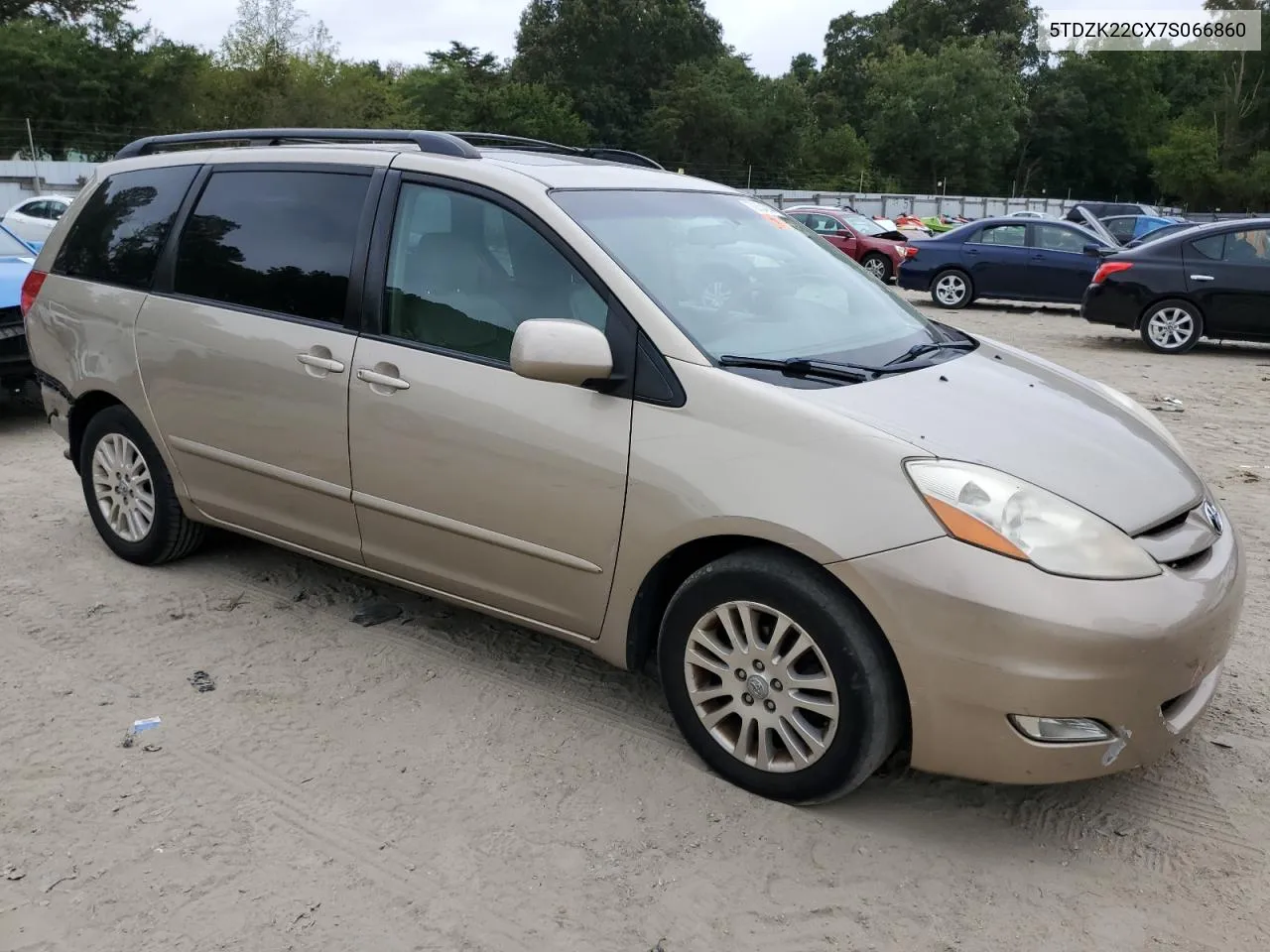 2007 Toyota Sienna Xle VIN: 5TDZK22CX7S066860 Lot: 72354614