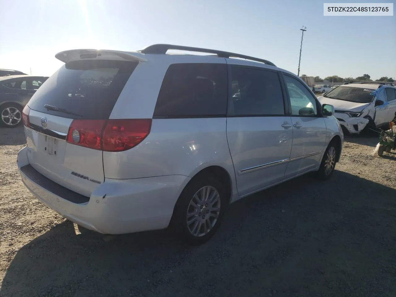 5TDZK22C48S123765 2008 Toyota Sienna Xle