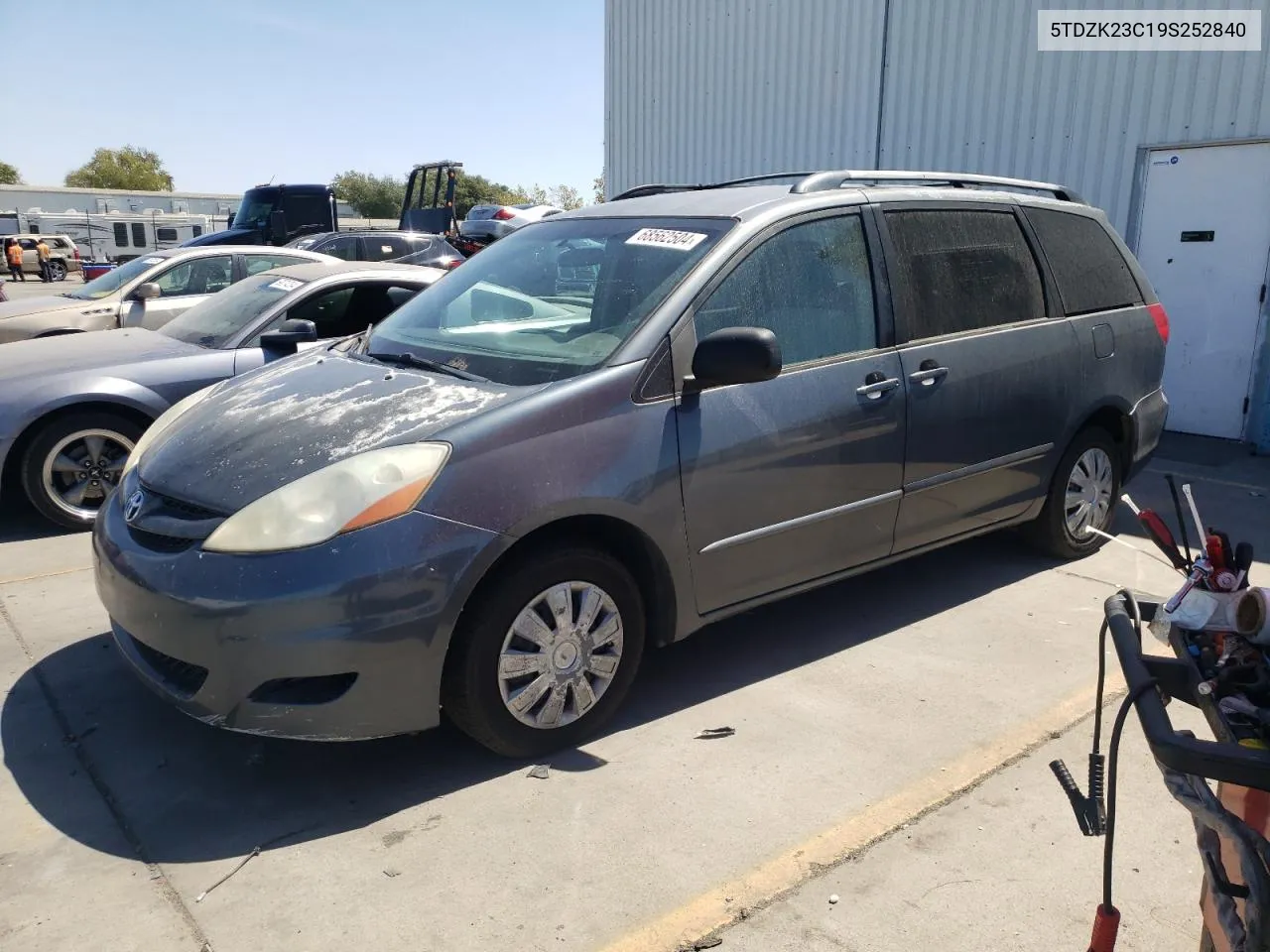 2009 Toyota Sienna Ce VIN: 5TDZK23C19S252840 Lot: 68562504