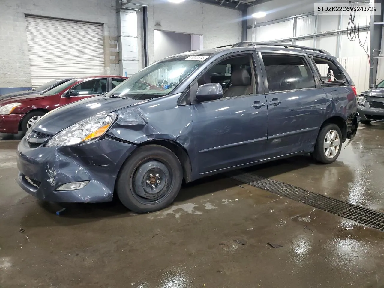 5TDZK22C69S243729 2009 Toyota Sienna Xle